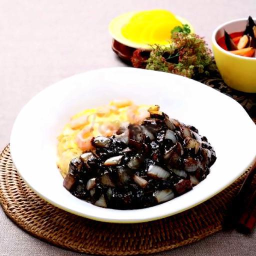 com-tron-tuong-en-va-trung-chien