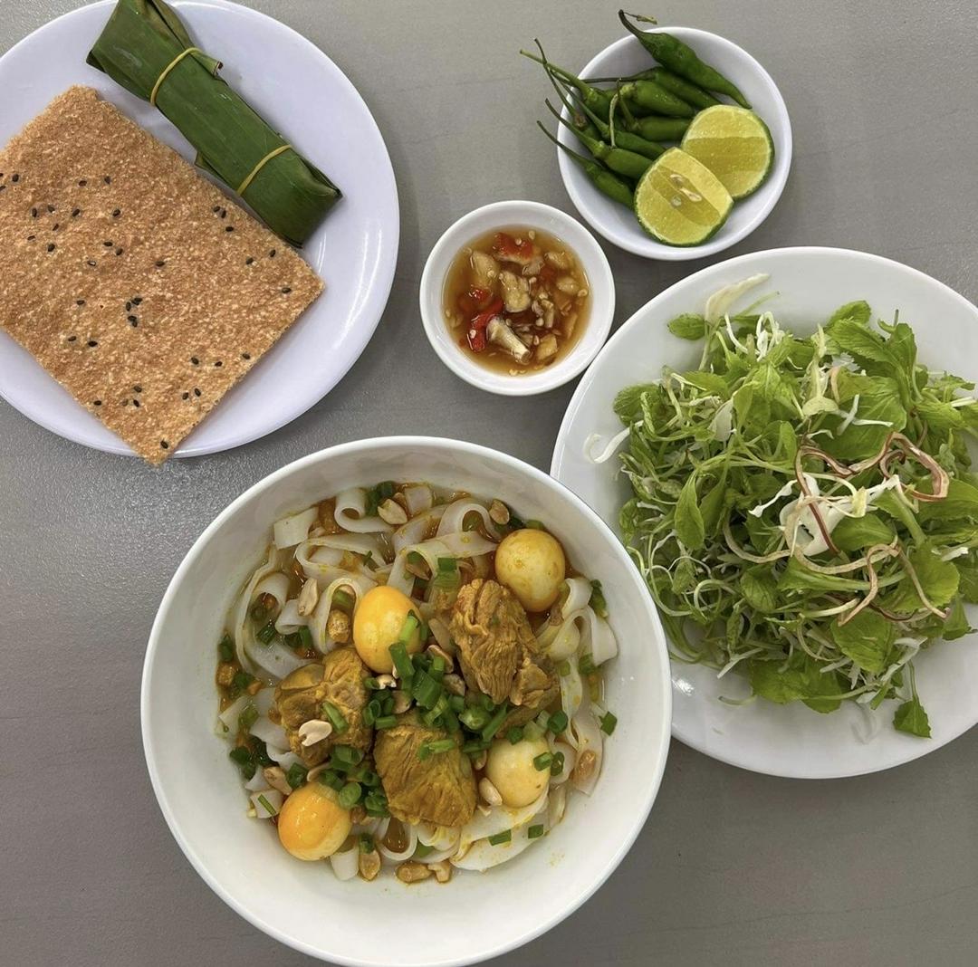 mi-quang-suon-trung-cut