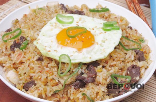 com-chien-bo-trung-nuoc-sam