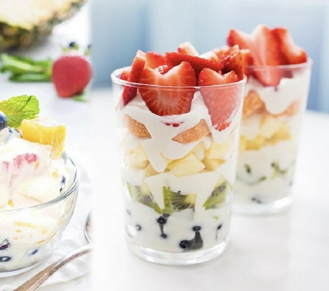 sinh-to-sua-chua-hoa-qua-mix