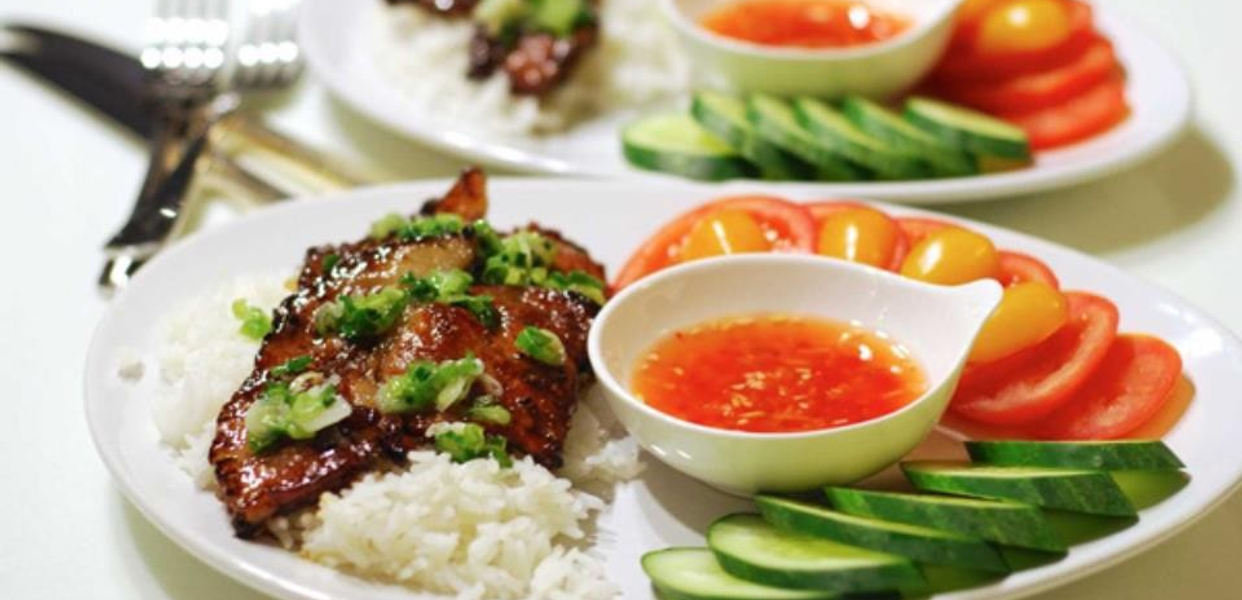 quan-com-co-bong-quang-trung