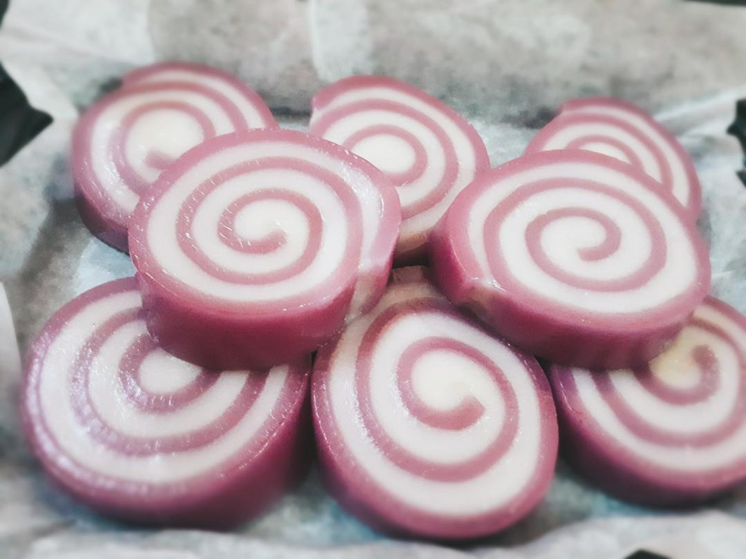 da-lon-cuon-khoai-mon-la-cam-hop-8-khoanh