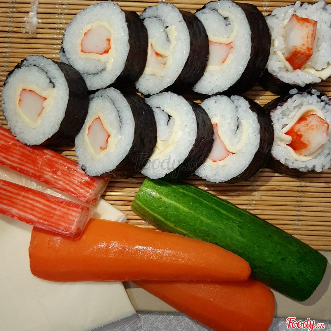 kiimbap-phomai-cuon-thanh-cua-1-ly-nuoc