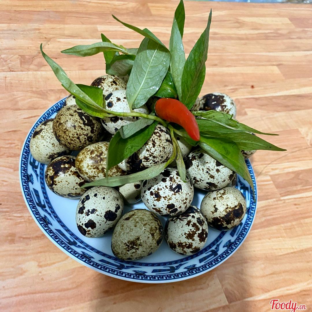 trung-cut-luoc-cham-muoi-tieu