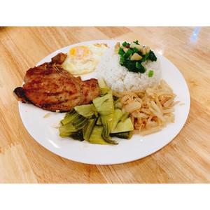 com-tam-suon-bi-trung