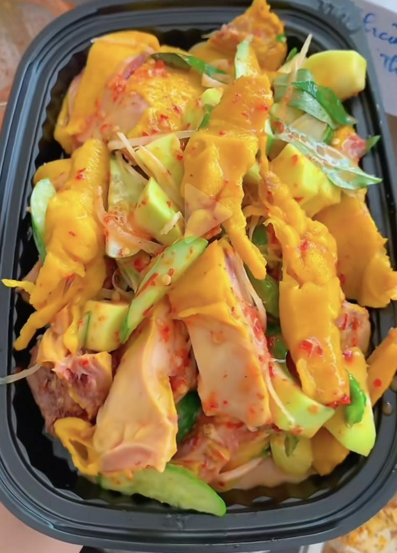 combo-chan-ga-rut-xuong-va-ga-u-muoi-tron-thap-cam-2-hop-thap-cam-lon