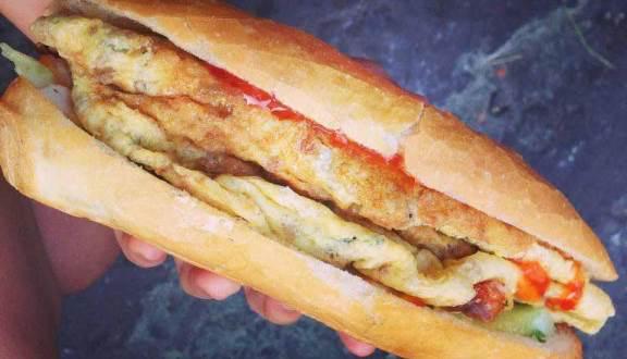 banh-mi-pate-trung-cuon-thit-bo-kho