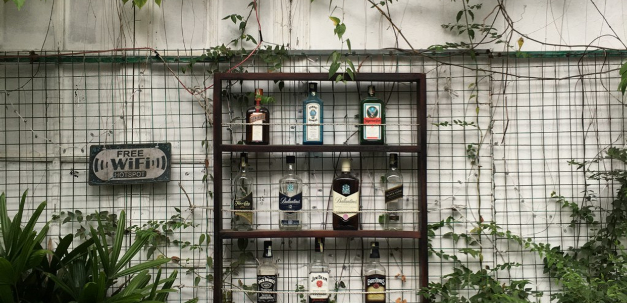 hidden-alley-hanoi-ca-phe-ngo-bao-khanh