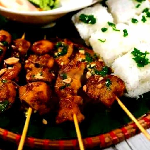 banh-hoi-thit-nuong-cha-gio