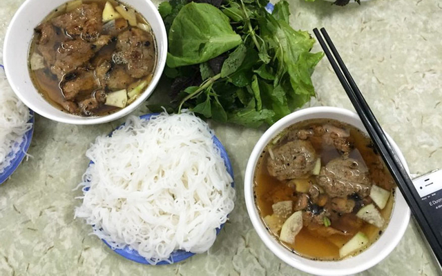 hung-hien-bun-cha-bun-au-mam-tom