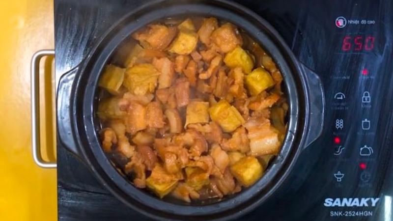 com-thit-kho-au-hu-canh