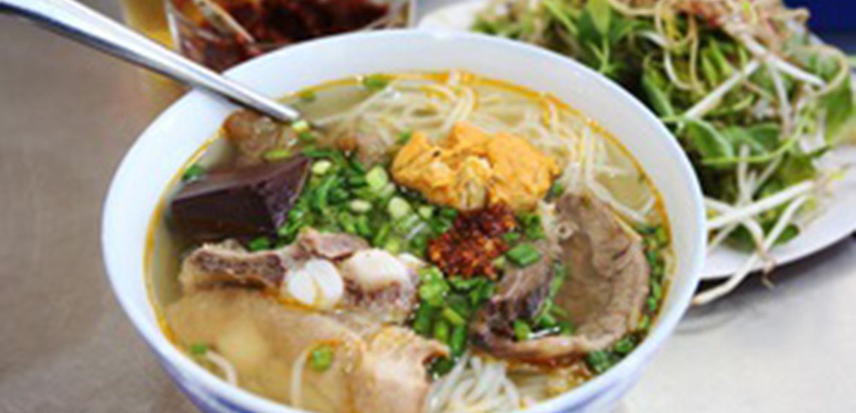 co-thanh-307-mi-quang-va-bun-bo-le-uc-tho