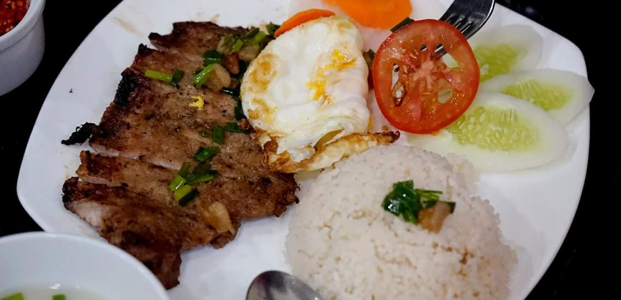 com-tam-sai-gon-suon-nuong-mat-ong