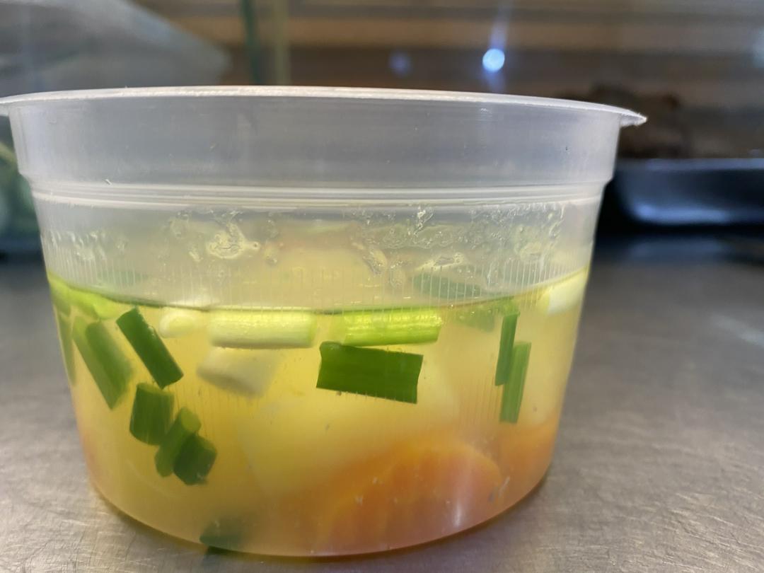 1-hop-canh-2-nguoi-dung