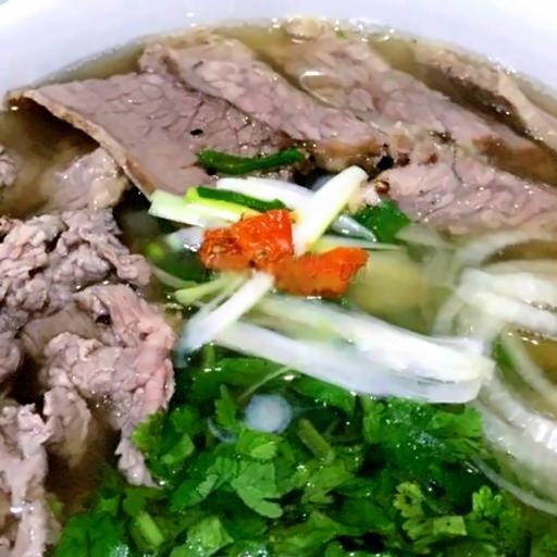 pho-tai-gau-1-suat-ca-hop-tang-1-coc-tra-sam-dua-lanh