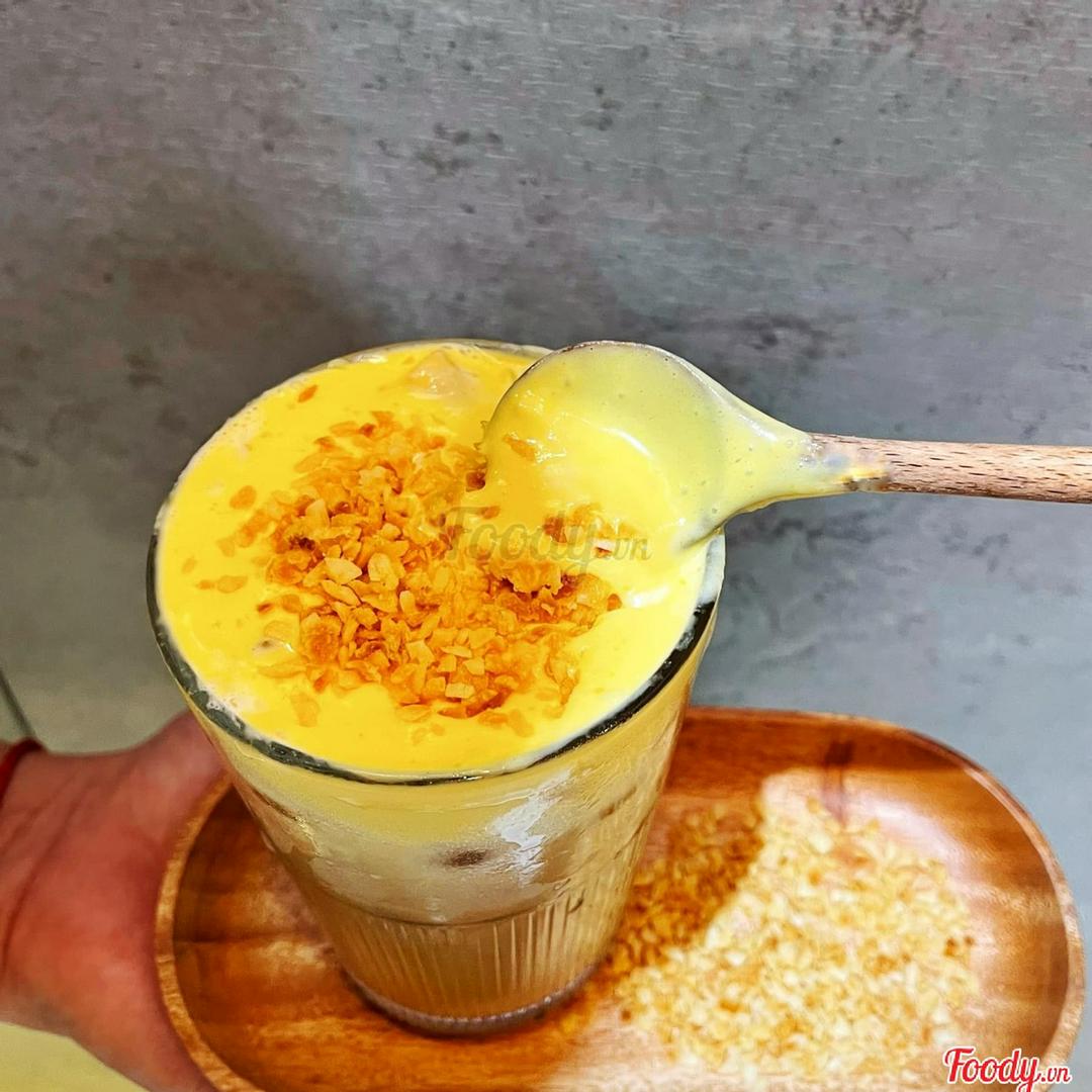 sua-tuoi-tran-chau-uong-en-kem-dua-nuong