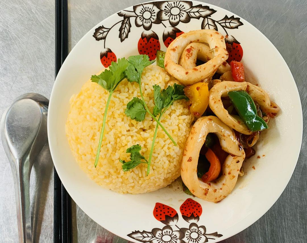 com-muc-xao-sate-coca