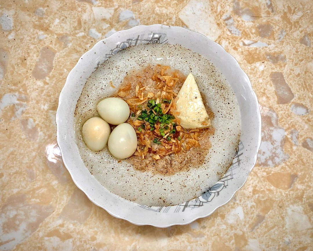 chao-thit-bam-pho-mai-trung-cut