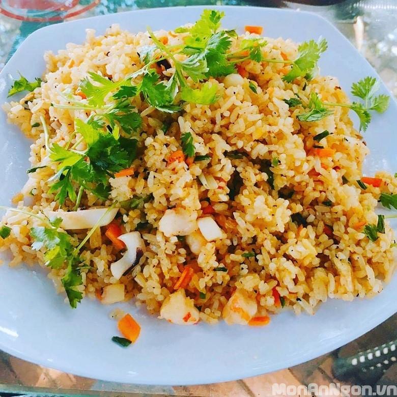 com-chien-hai-san-xao-tieu-en-tra-tac