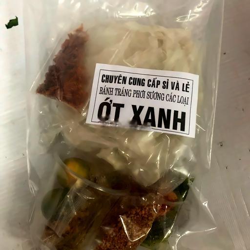 banh-trang-muoi-ot-xanh