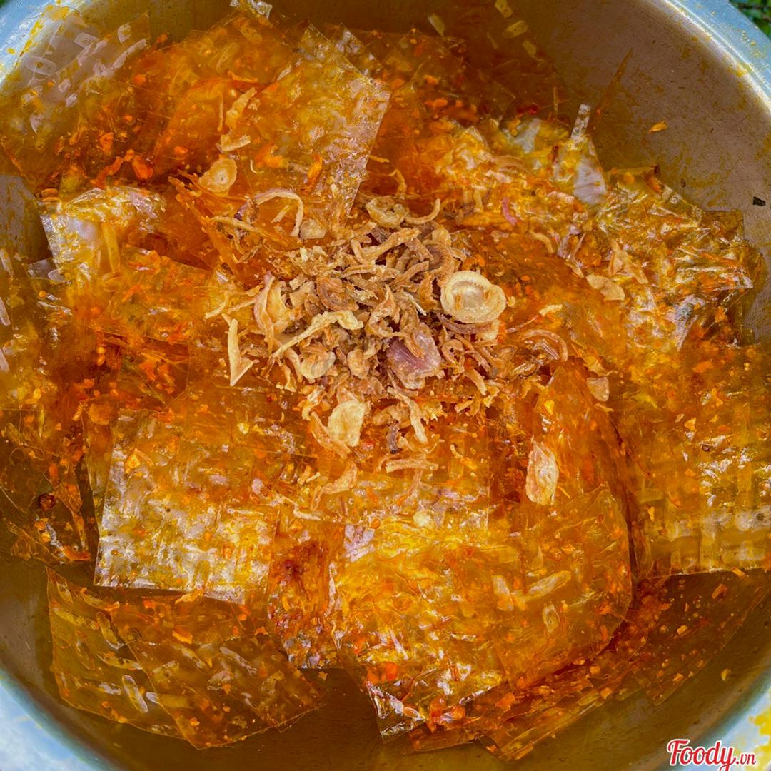 banh-trang-tron-sate-hanh-phi