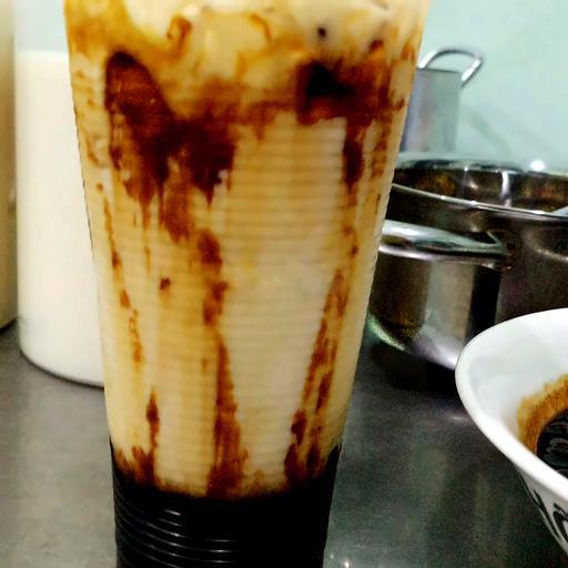 sua-tuoi-tran-chau-uong-en-ly-lon