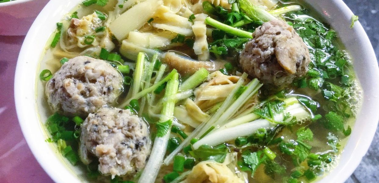 vua-bun-moc-ha-noi-hoang-quoc-viet