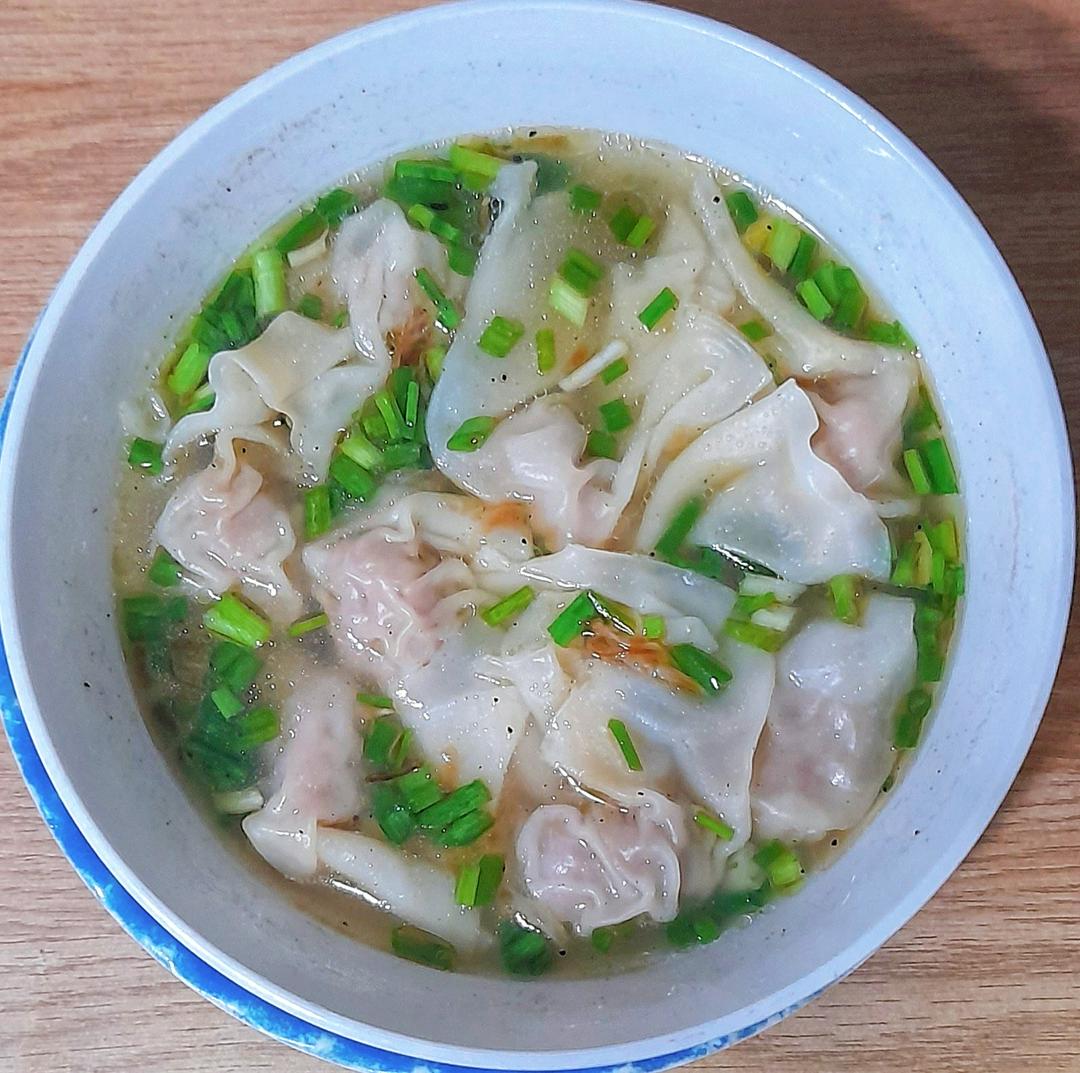 sup-6v-hoanh-thanh-2-trung-chan-thit-bam