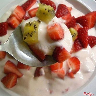 sua-chua-deo-hoa-qua