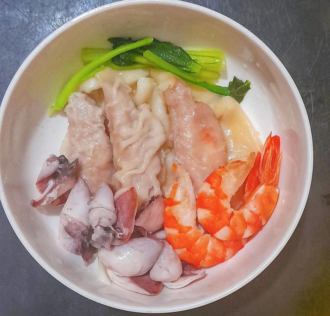 sup-4v-sui-cao-hai-san-thit-bam