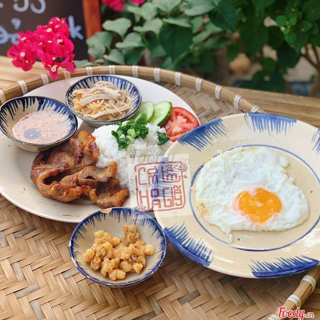 com-tam-suon-bi-trung