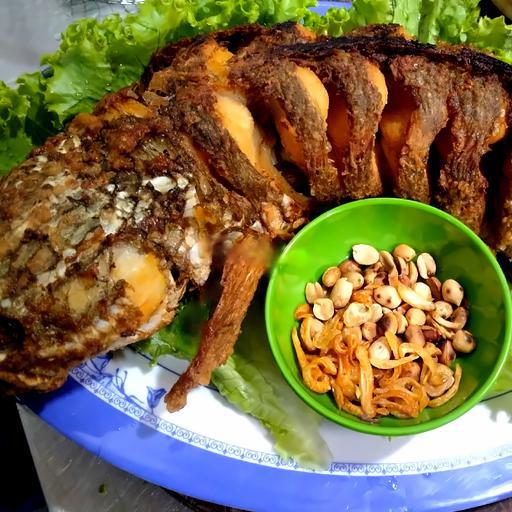 combo-1-ca-loc-chien-thit-luoc