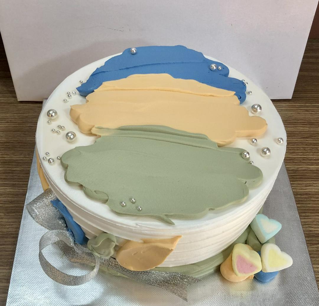 banh-kem-sua-tuoi-sac-mau-17cm