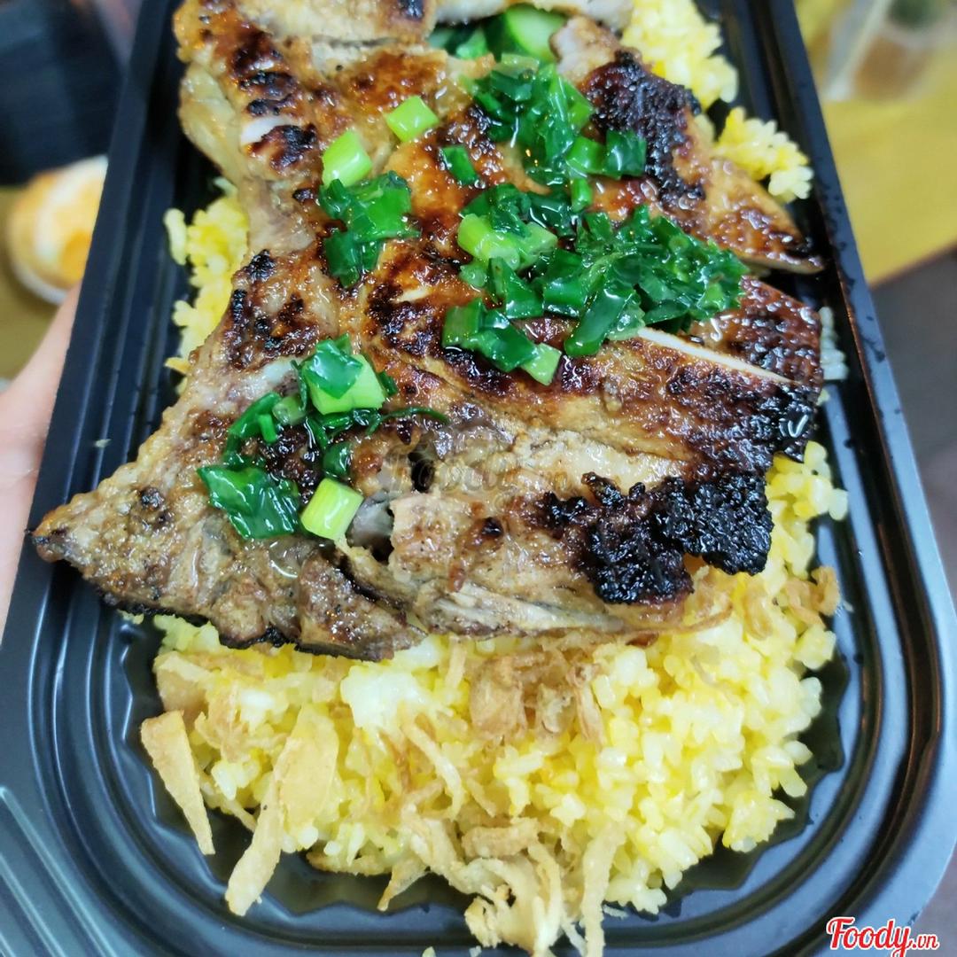 com-rang-suon-cotlet-trung-op