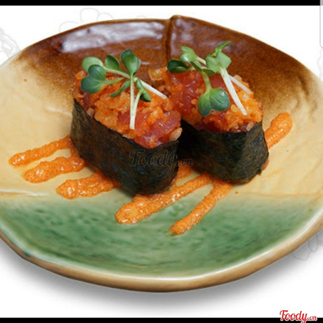 gunkan-tom-sot-mayo-trung-tobiko