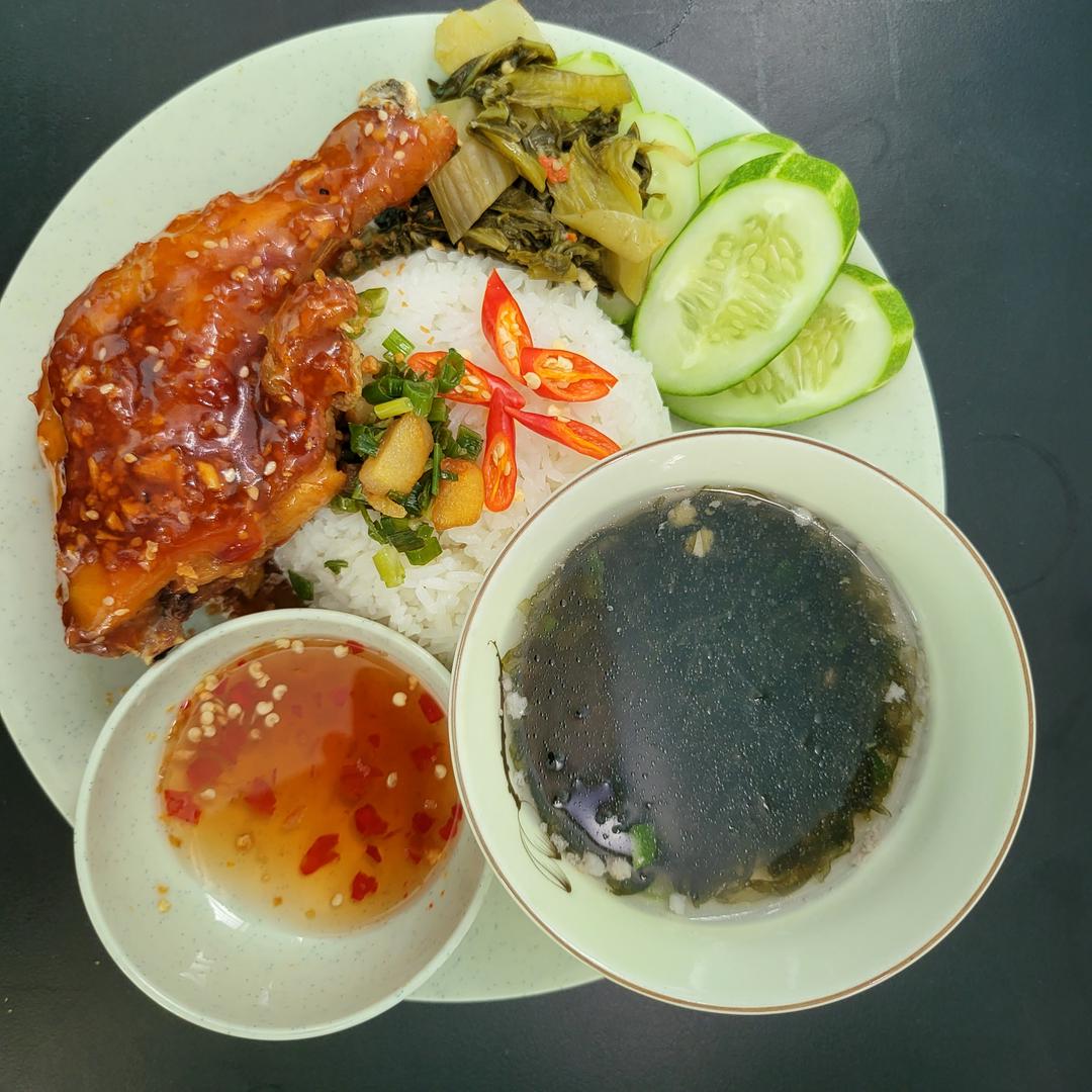 Canh rong biển thêm