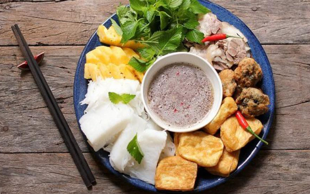 vua-au-bun-au-nha-vua-thanh-thai