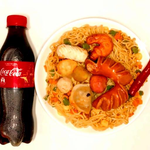 combo-mi-tron-thap-cam-ac-biet-coca