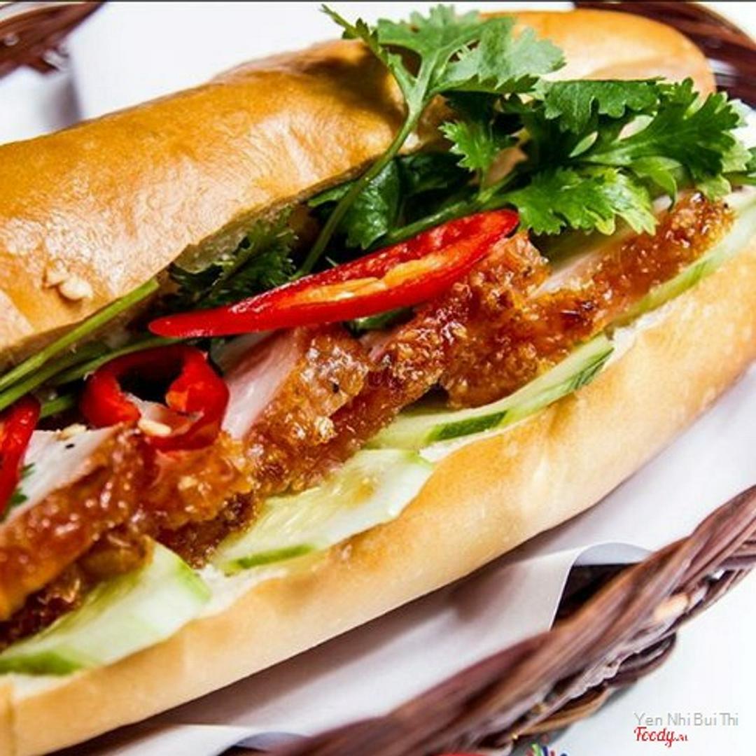 banh-mi-heo-quay