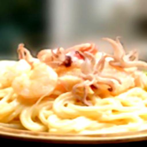 spaghetti-seafood-sauce-chicken