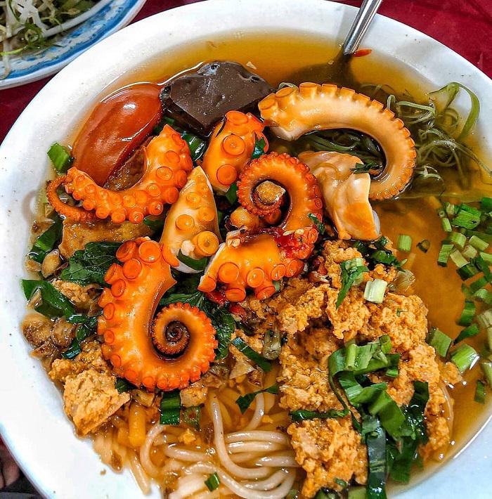bun-rieu-bach-tuoc