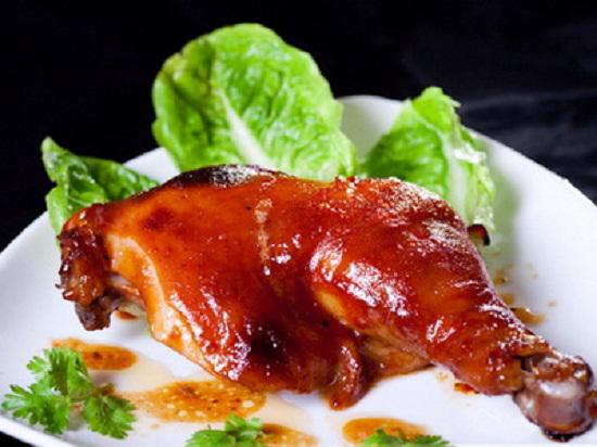 nui-xao-ga-chien-gion-1-chai-nuoc-ngot