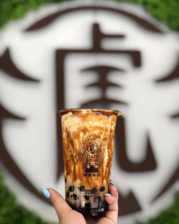 tra-sua-olong-nuong-tran-chau-uong-en