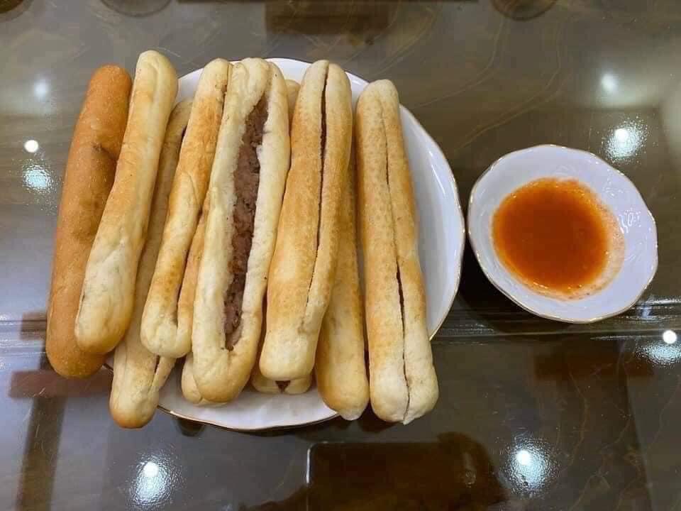 1-suat-banh-mi-que-pate-hai-phong-10-cai