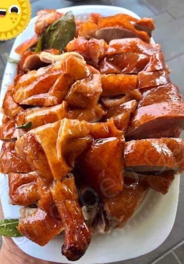 vit-quay-la-moc-mat-1-con-to-ay-u-co-canh-canh-mang-me-tiet-1-bat-lon-bun-lon