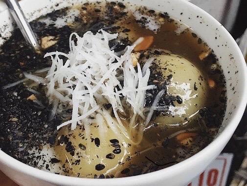 banh-troi-tau-3-vien-ngot-coc-giay