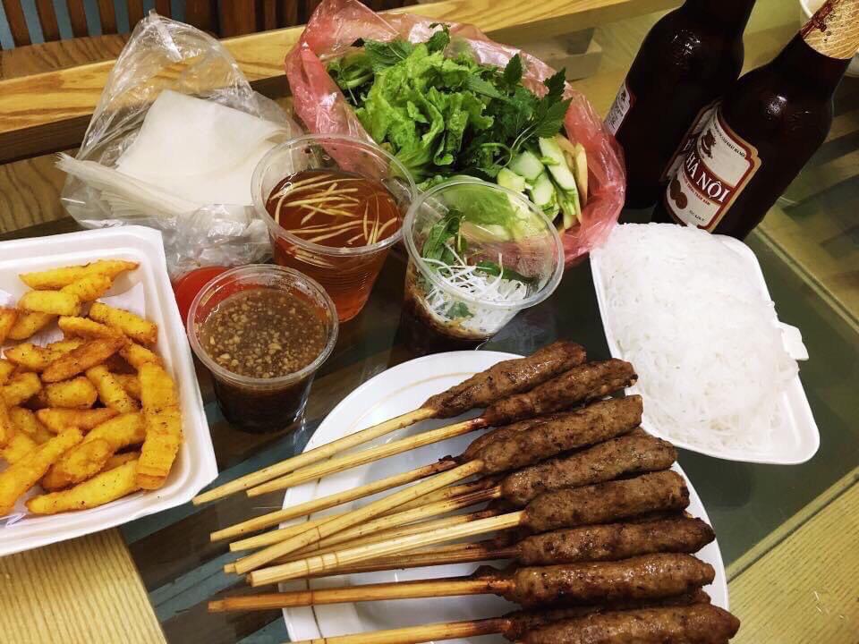 nem-lui-10-cai-khong-kem-o-cuon-nuoc-cham