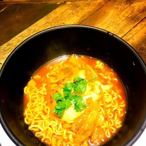soup-my-sot-cay-ramen-kim-chi-spiced-ramen-sauce-kim-chi