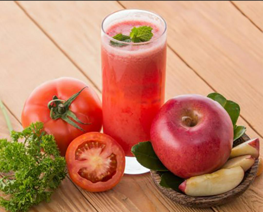 nuoc-ep-ca-chua-tao-ly-lon