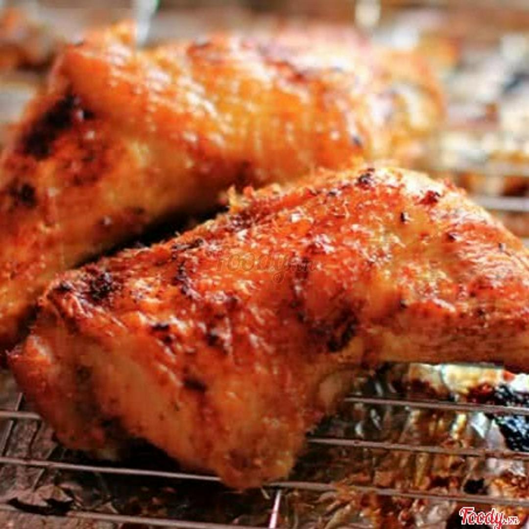 ui-ga-quay-mat-ong-chua-chien